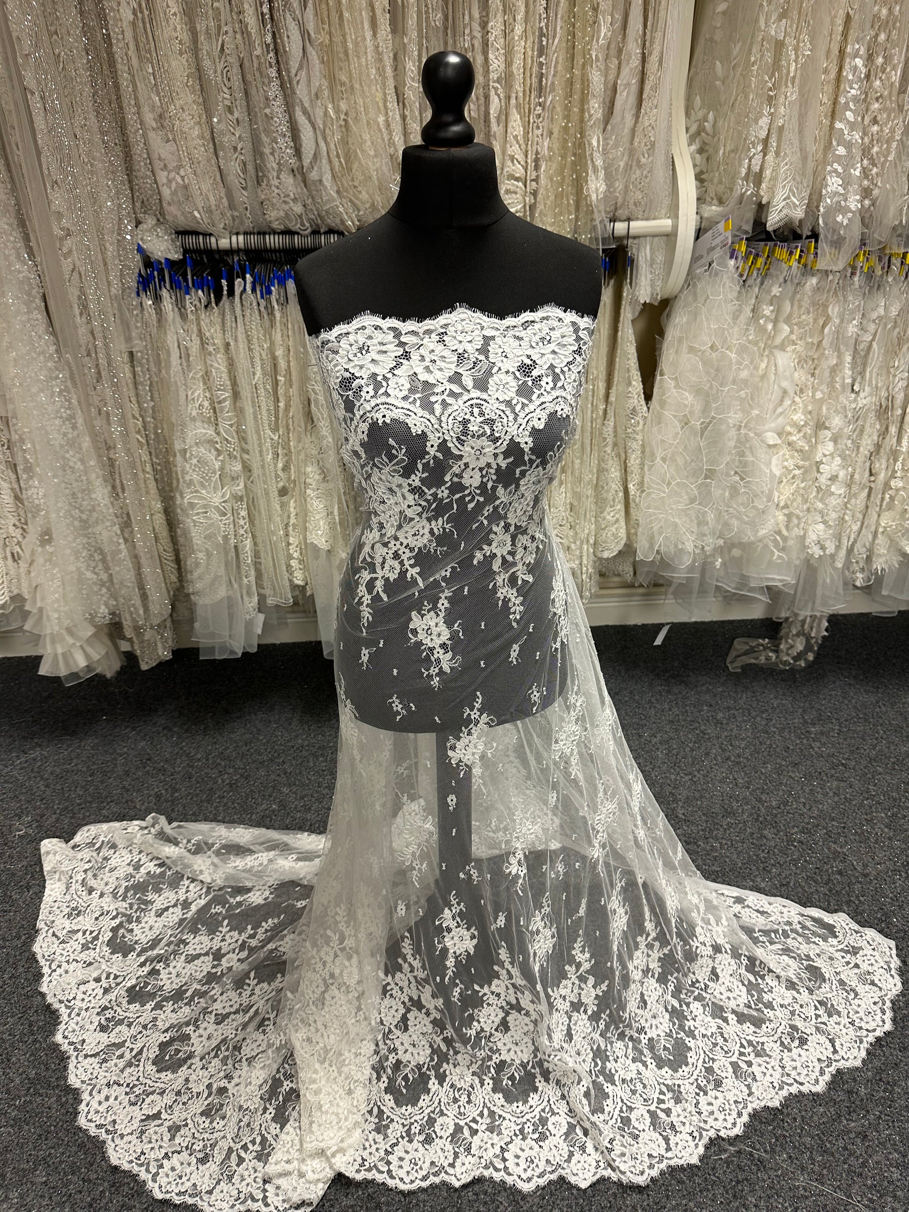 Dentelle cordée ivoire pâle - Eloise