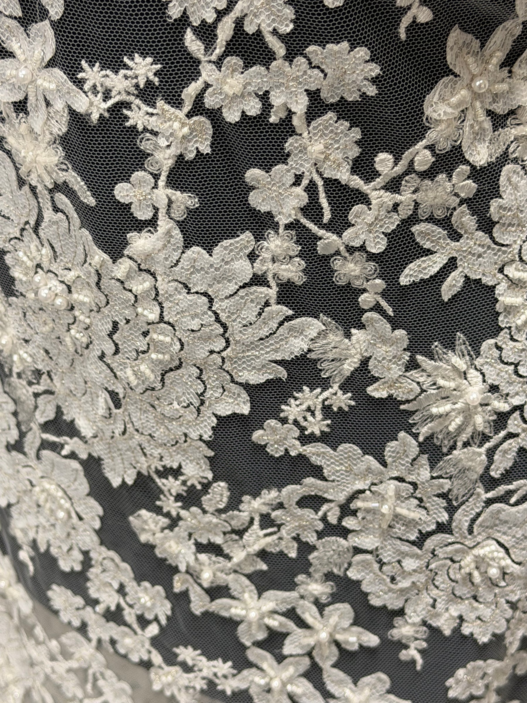 Tulle brodé perlé ivoire/argent - EB1077