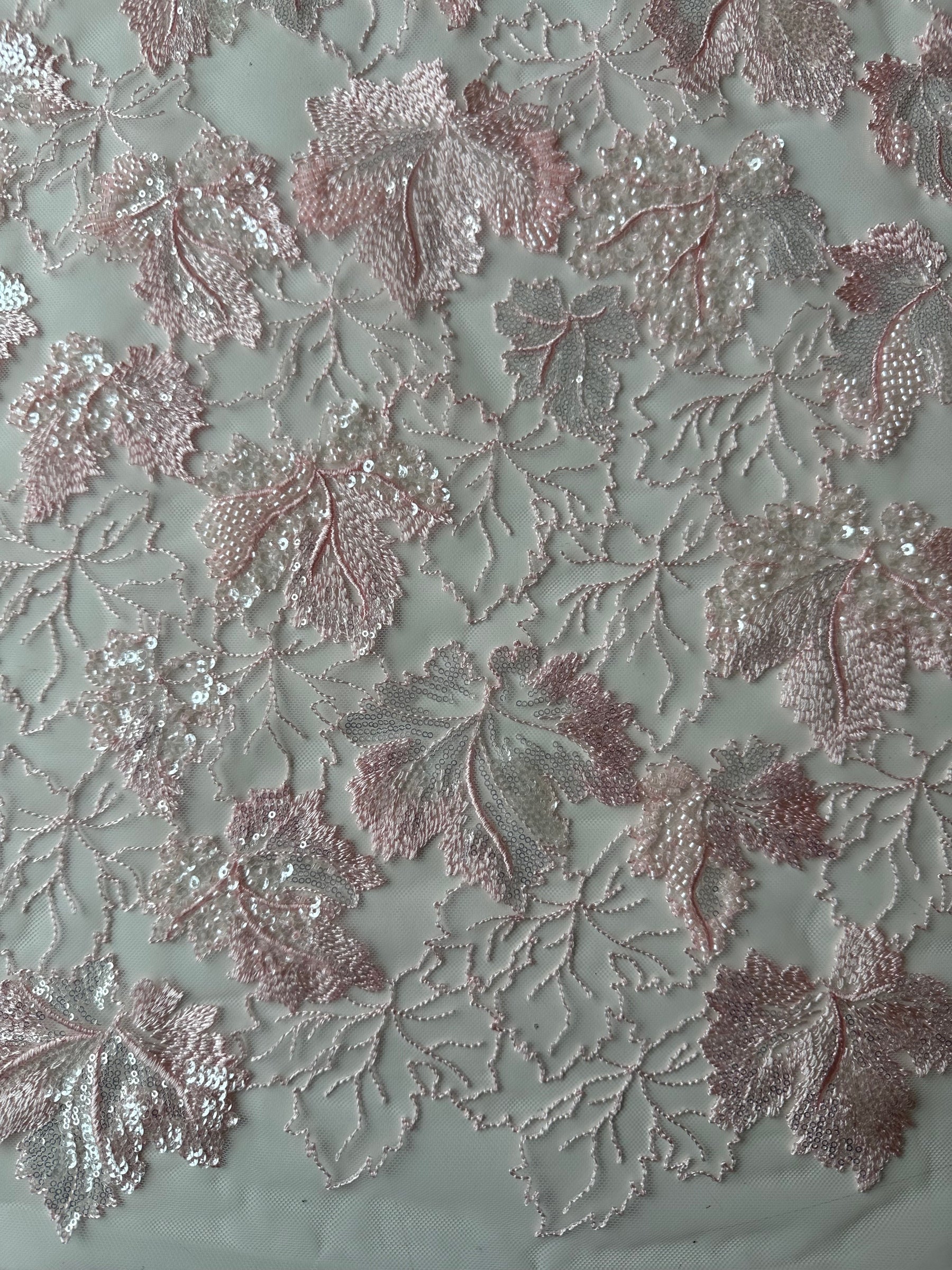 Dentelle brodée de sequins roses - EB1102