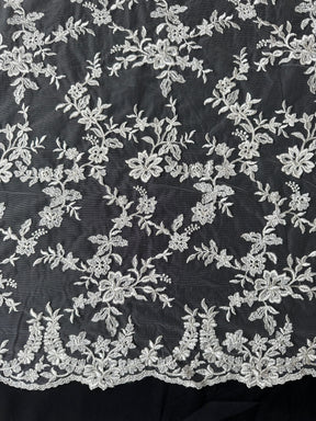 Dentelle brodée ivoire - P651