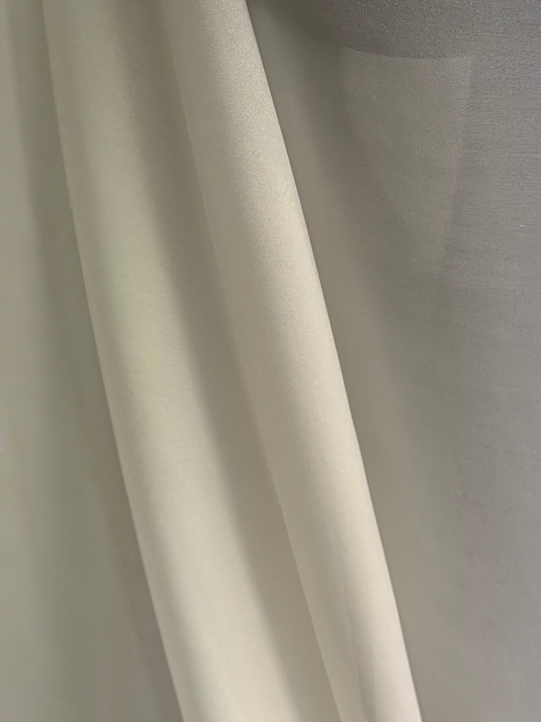 Mousseline de soie ivoire pâle - P787