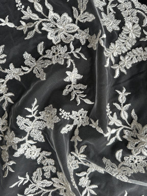 Dentelle brodée ivoire - P651