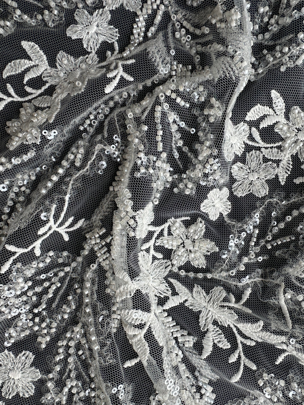 Dentelle brodée de perles ivoire - EB1099