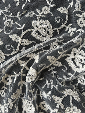 Dentelle brodée ivoire à cordonnet - P430