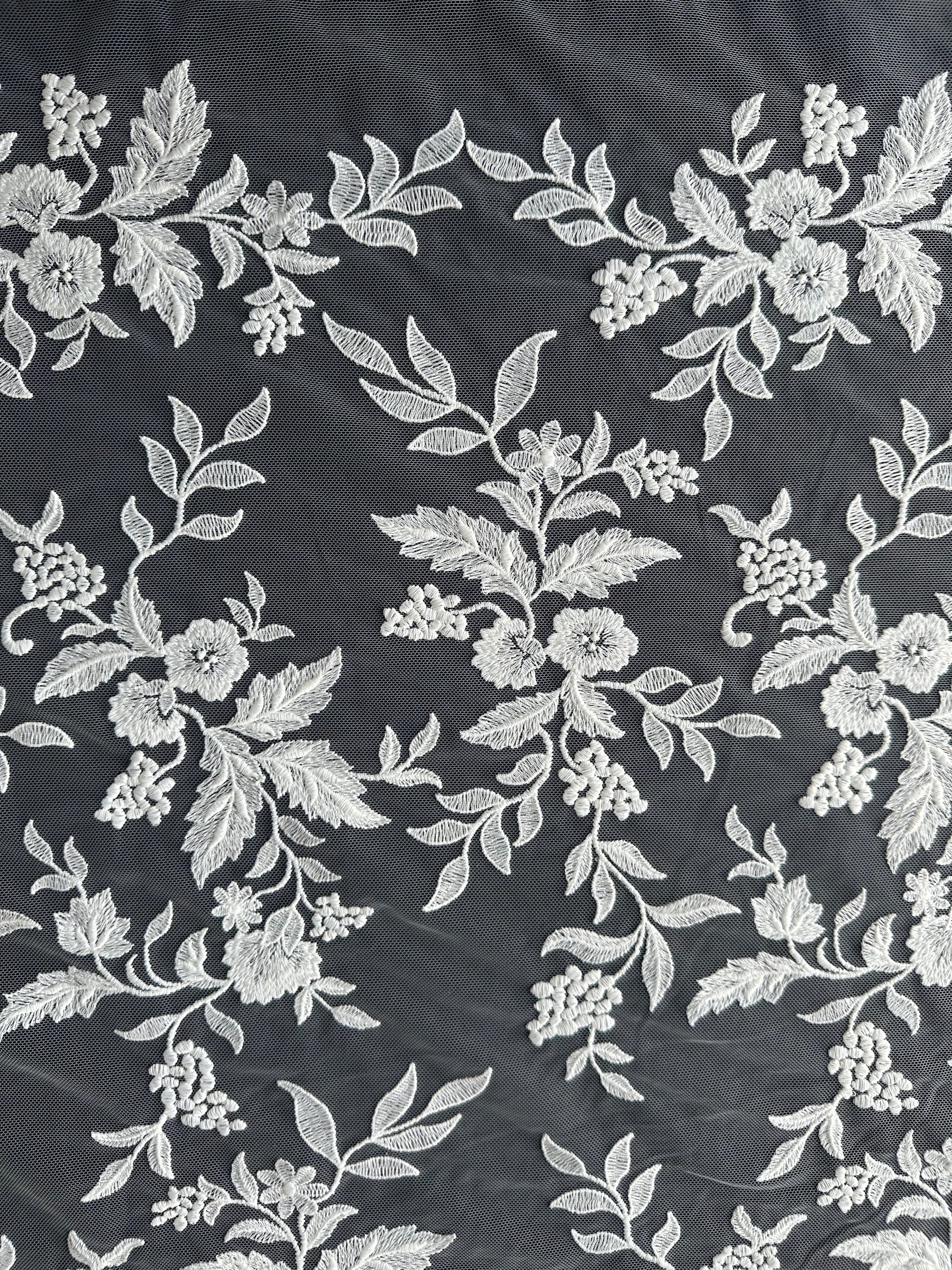 Dentelle brodée ivoire - EB5039