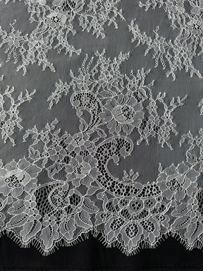 Dentelle Raschel ivoire - P157