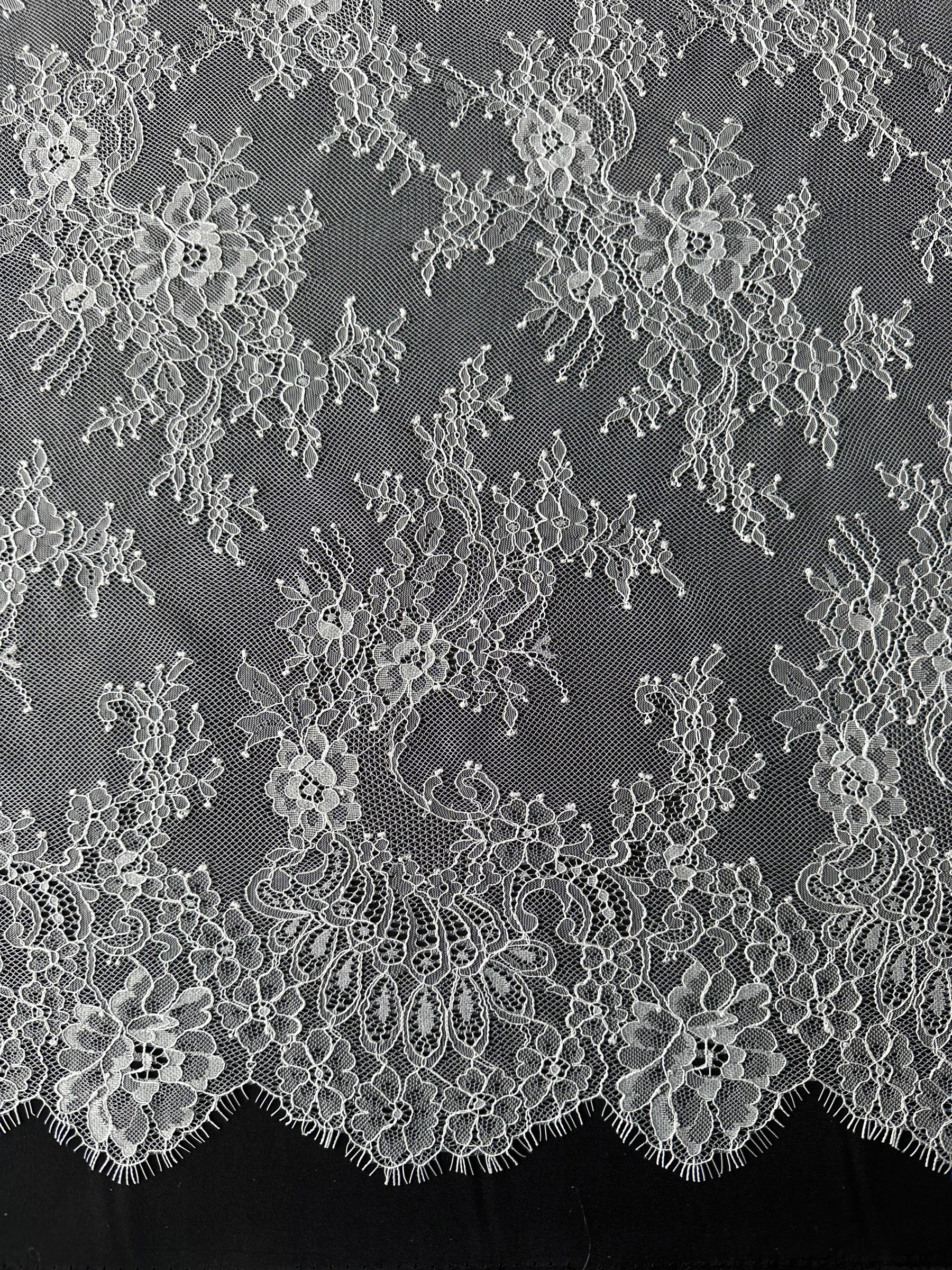 Dentelle Raschel blanche - P223