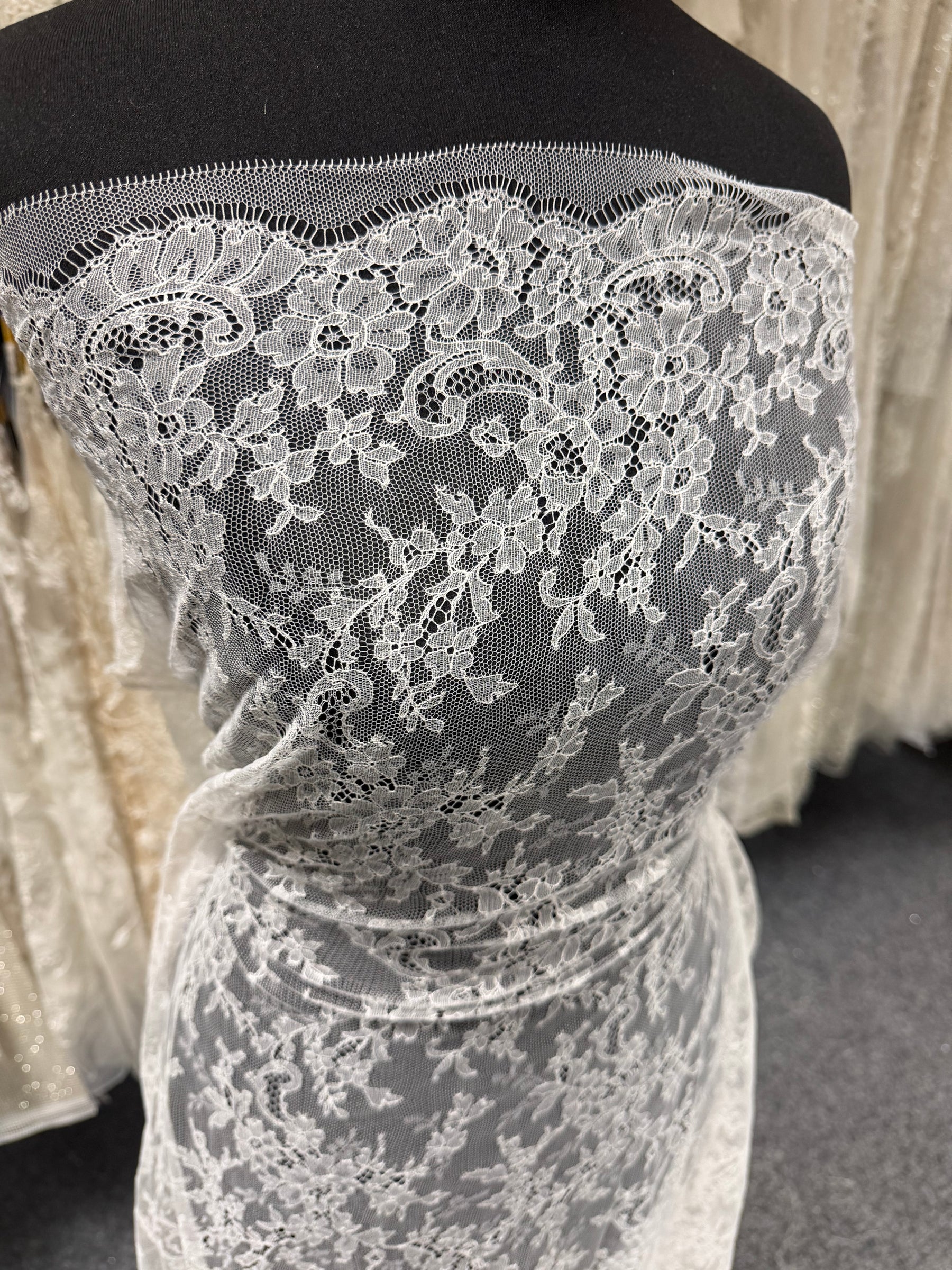 Dentelle Chantilly ivoire - Diallo