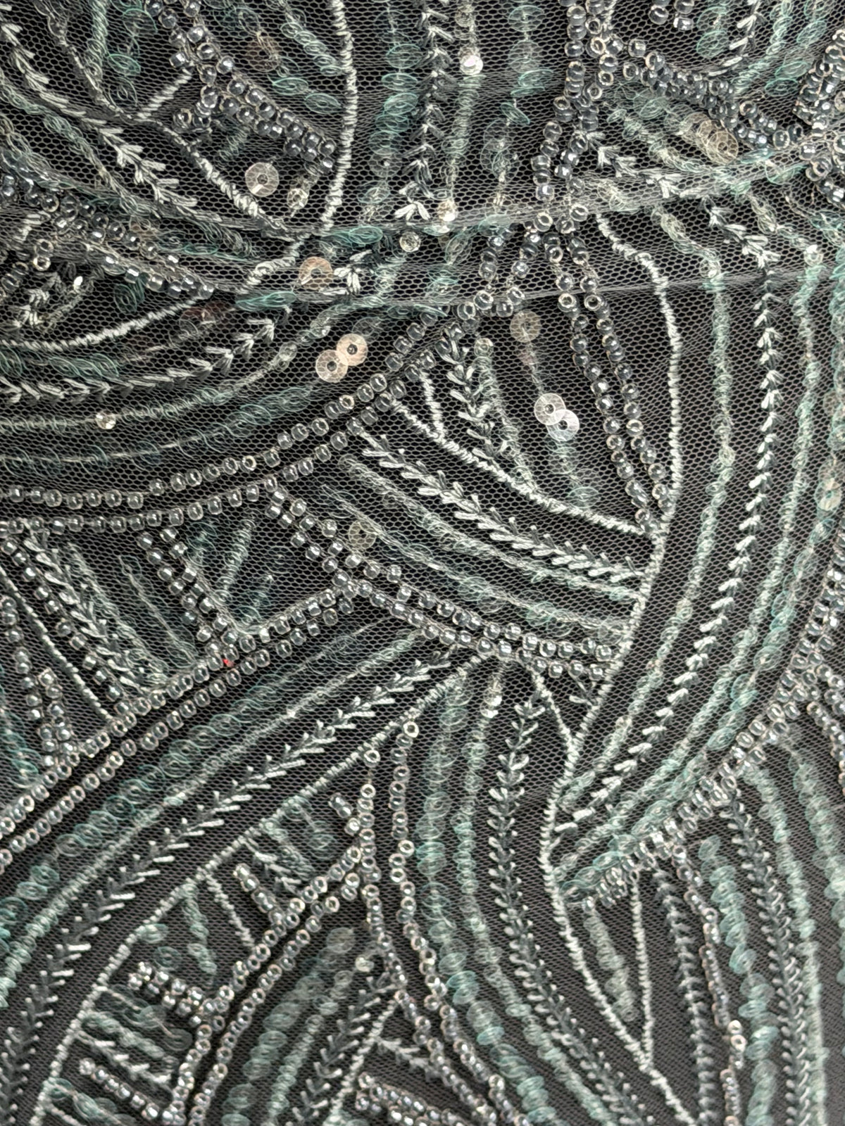 Tulle vert fumé brodé de perles - EB1056