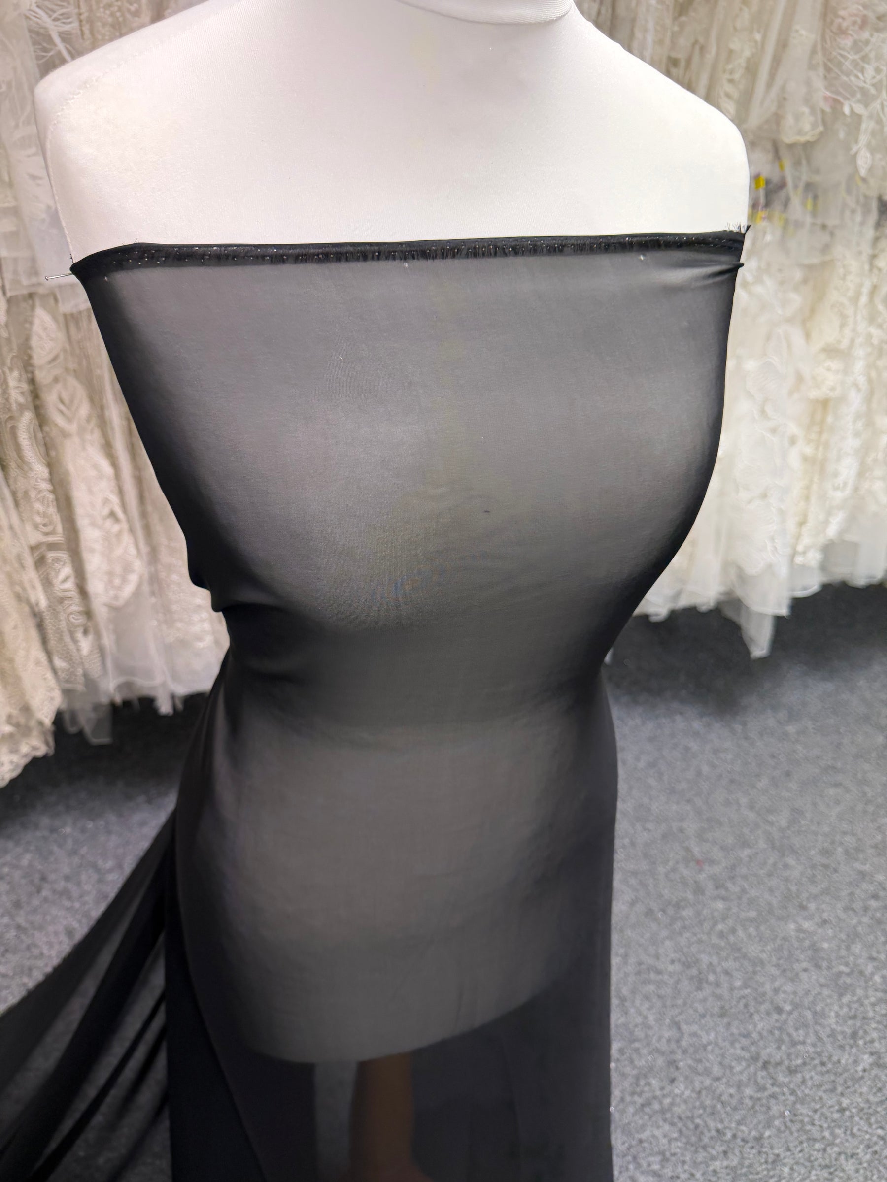 Mousseline de polyester noire - P58