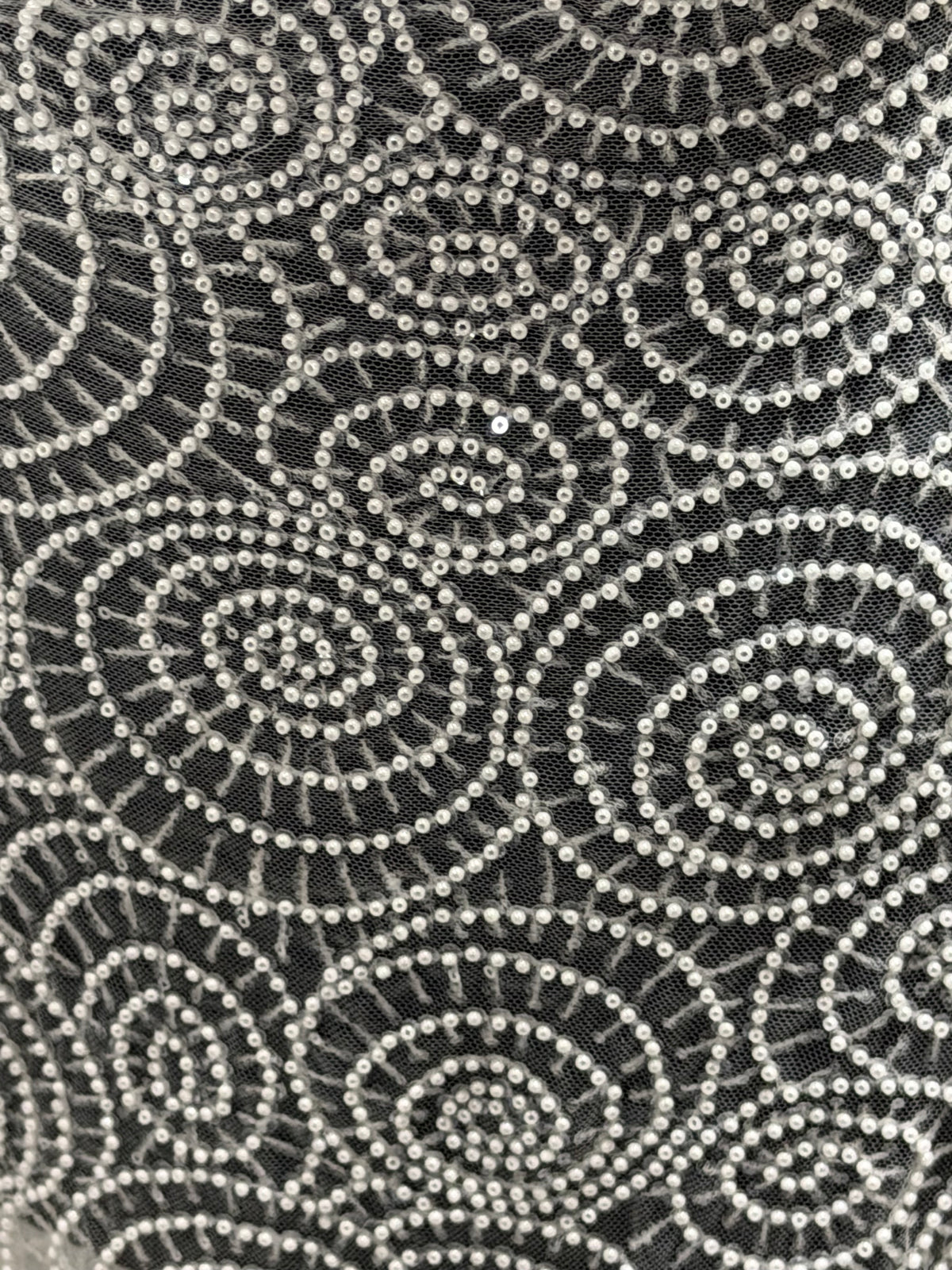 Tulle brodé de perles ivoire - EB1060