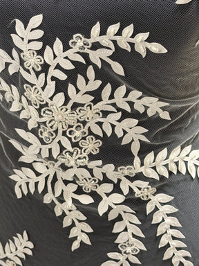 Tulle ivoire brodé de perles en 3D - EB1006
