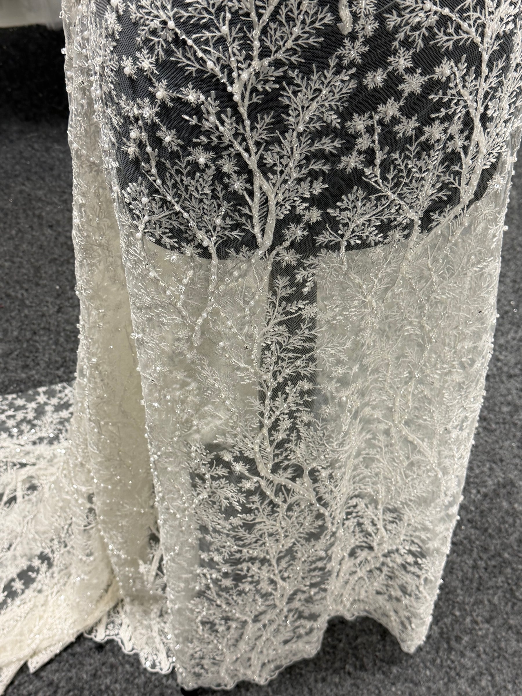 Tulle brodé de perles ivoire - EB1001