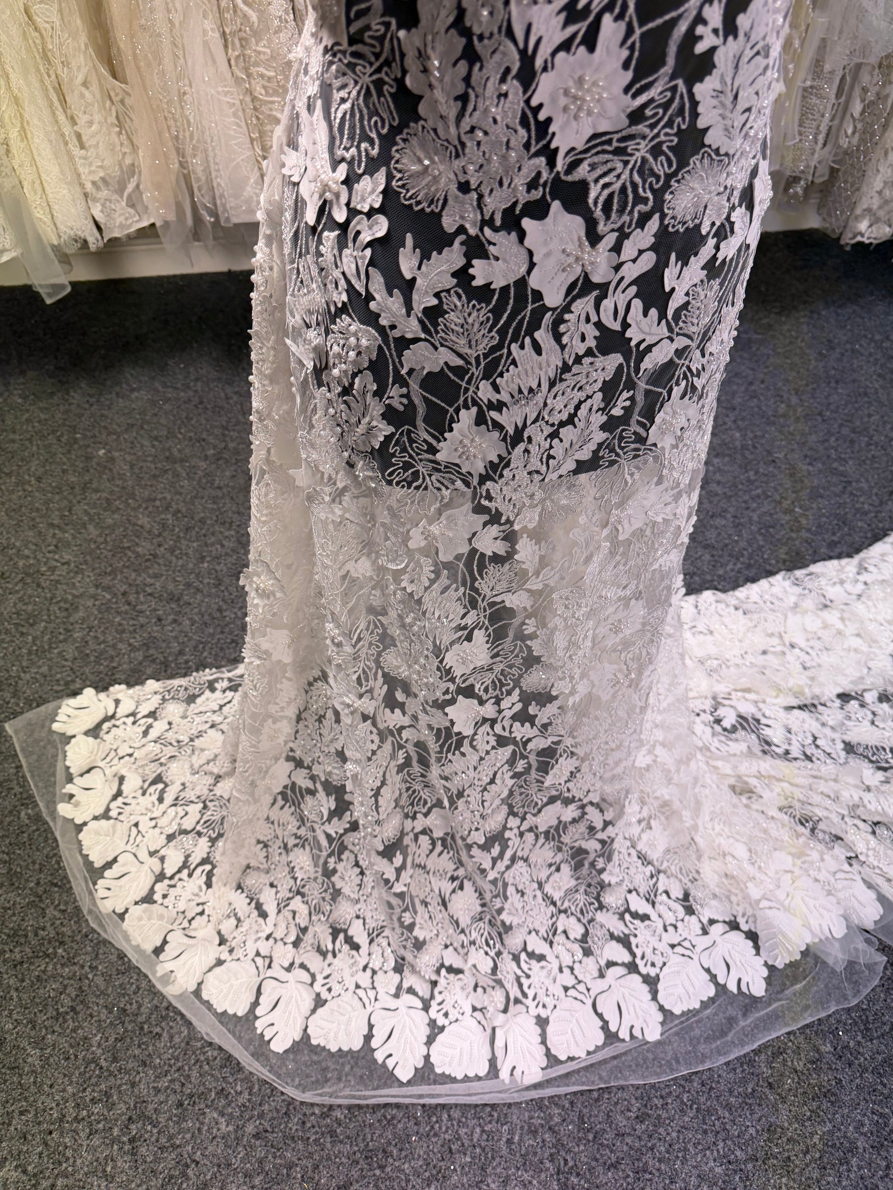 Tulle ivoire brodé de perles en 3D - EB1036