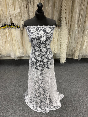 Tulle blanc brodé de perles en 3D - EB1003