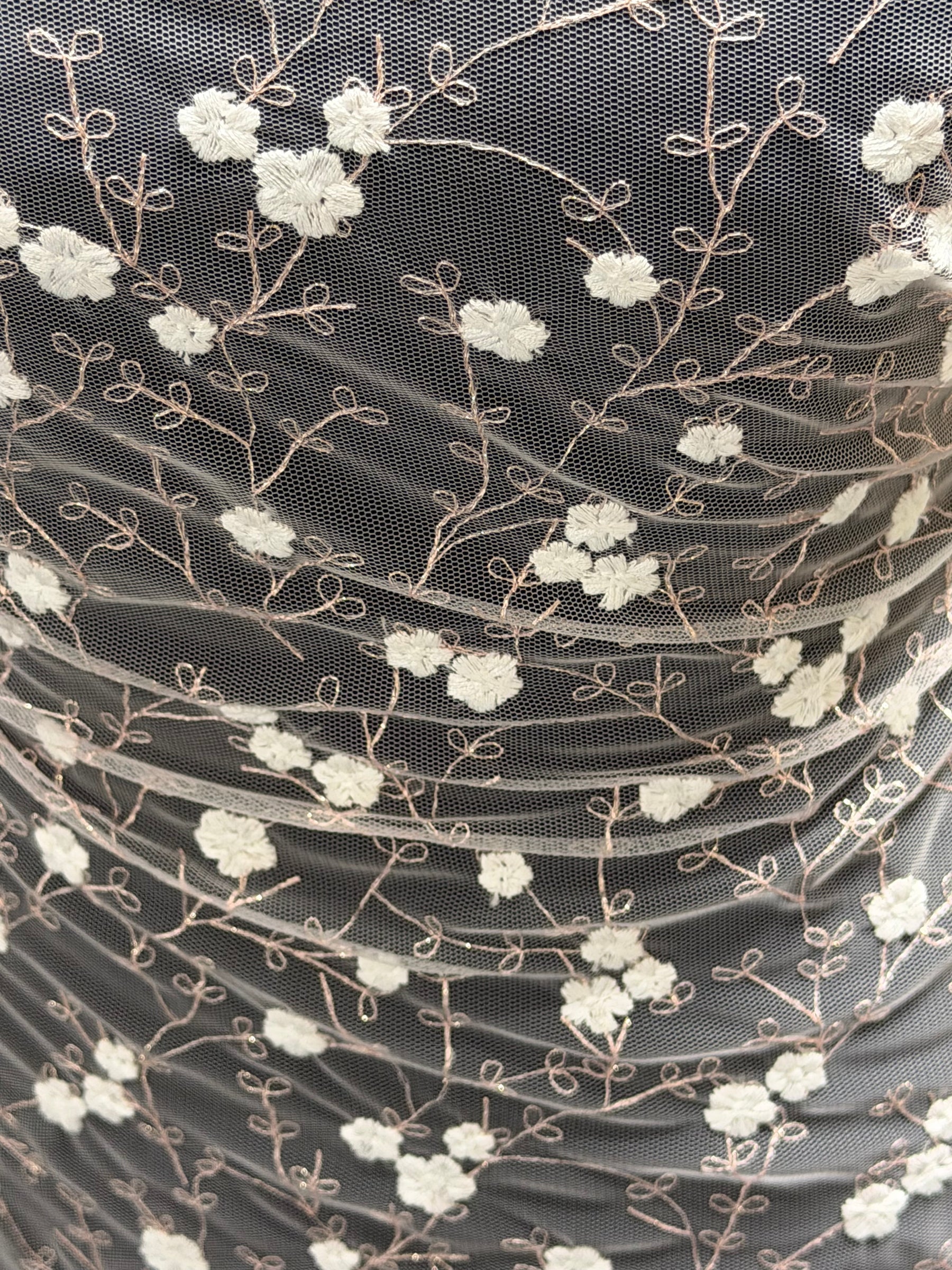 Tulle rose avec dentelle brodée ivoire et rose – EU5004 