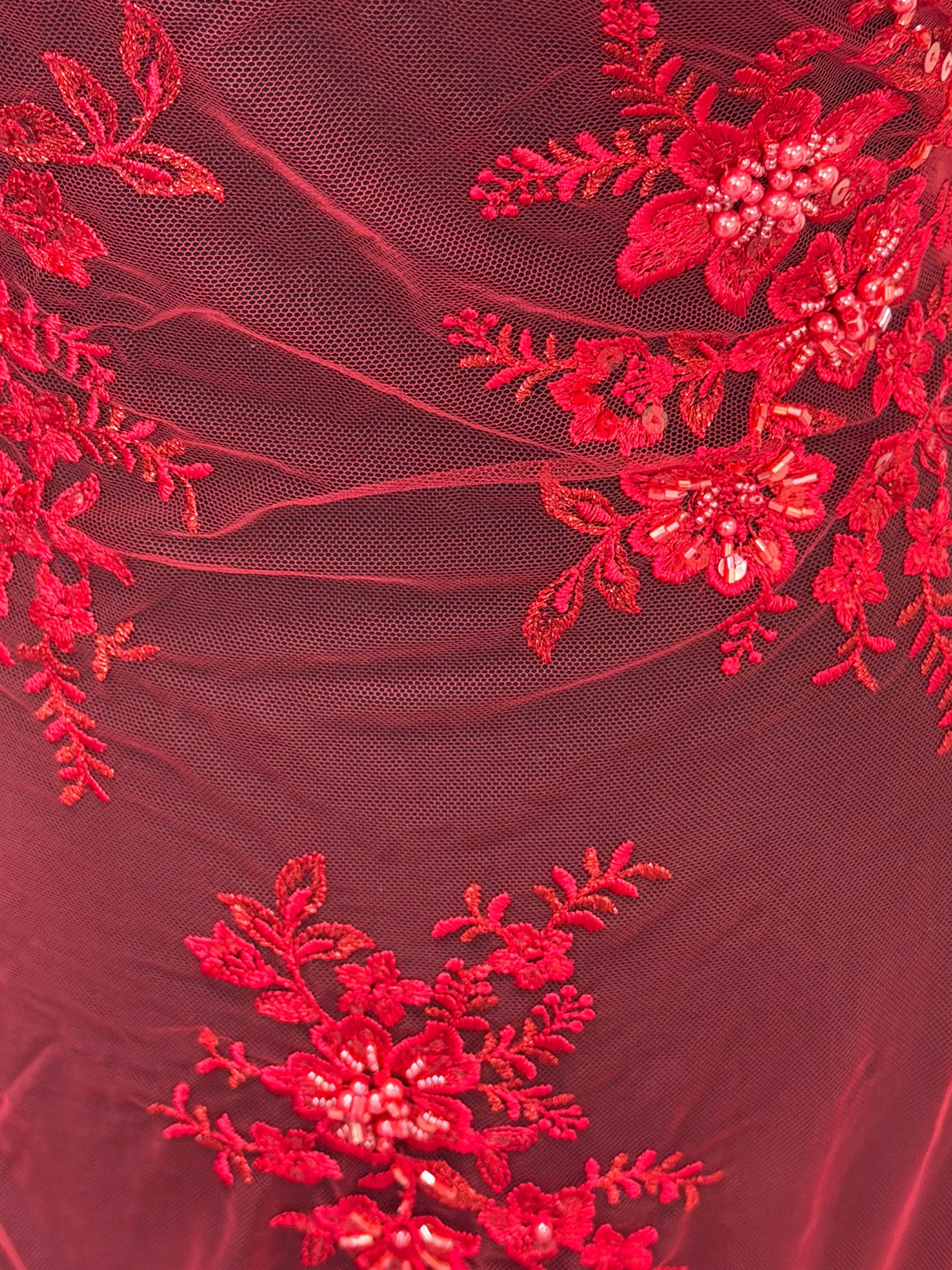 Tulle rouge brodé de perles - EB1007