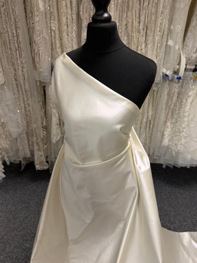 Satin duchesse de soie ivoire pâle - P755