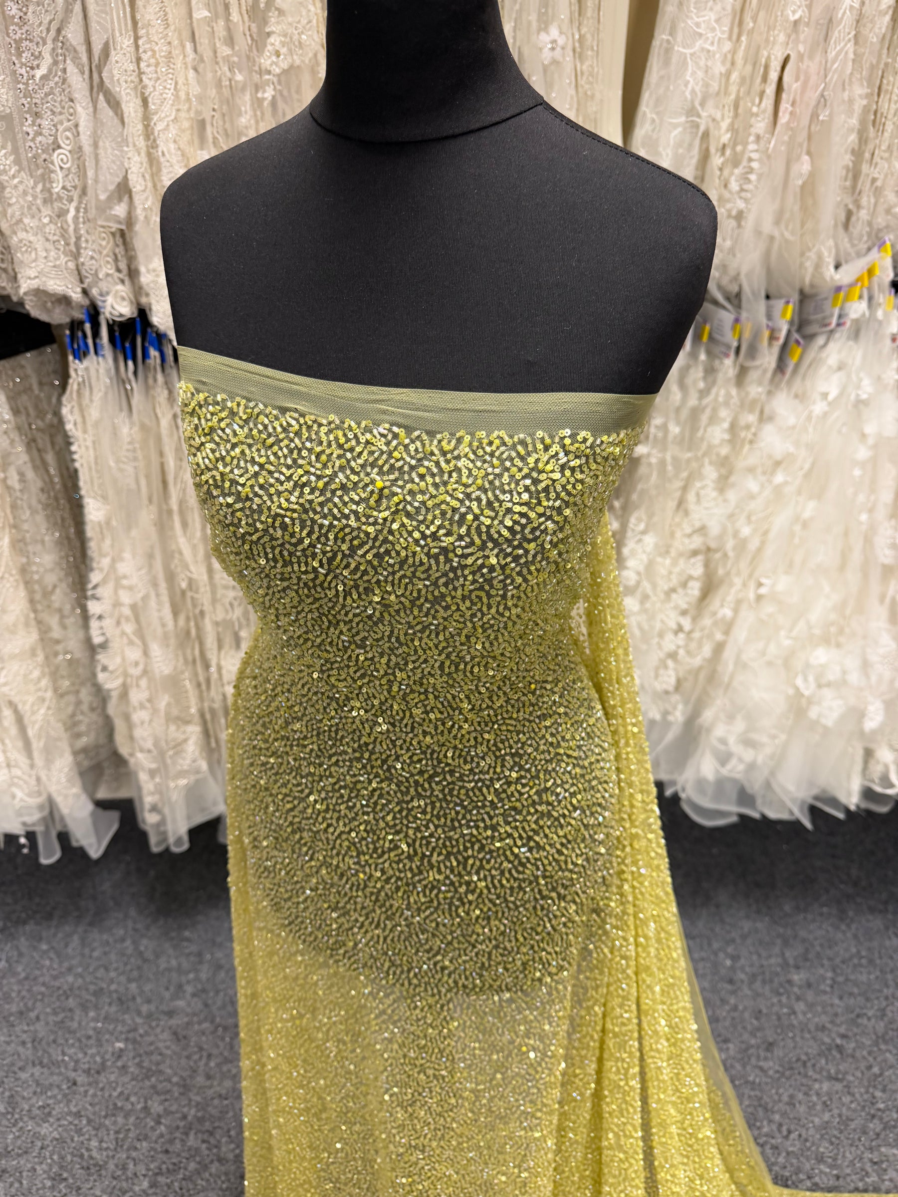 Tulle brodé de perles vert citron - EB1012