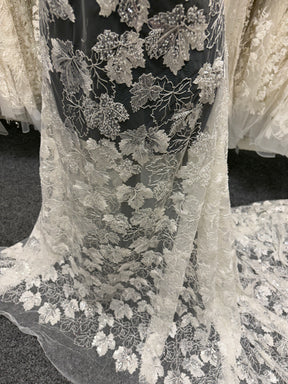 Dentelle brodée de sequins ivoire - EB1102