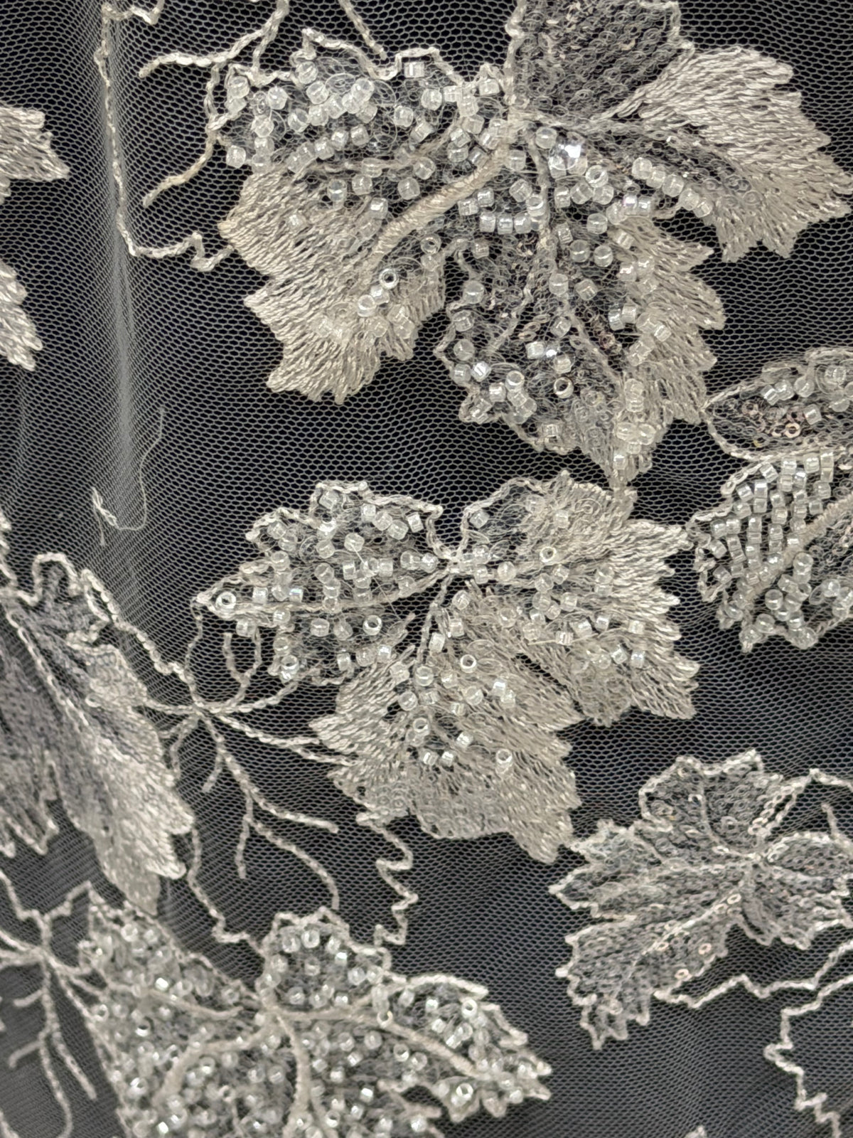 Dentelle brodée de sequins ivoire - EB1102