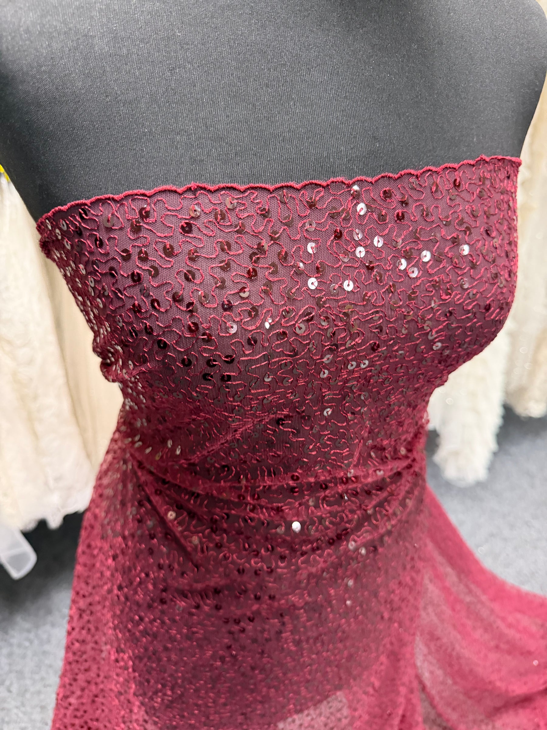 Tulle à sequins brodé couleur vin – EB3001