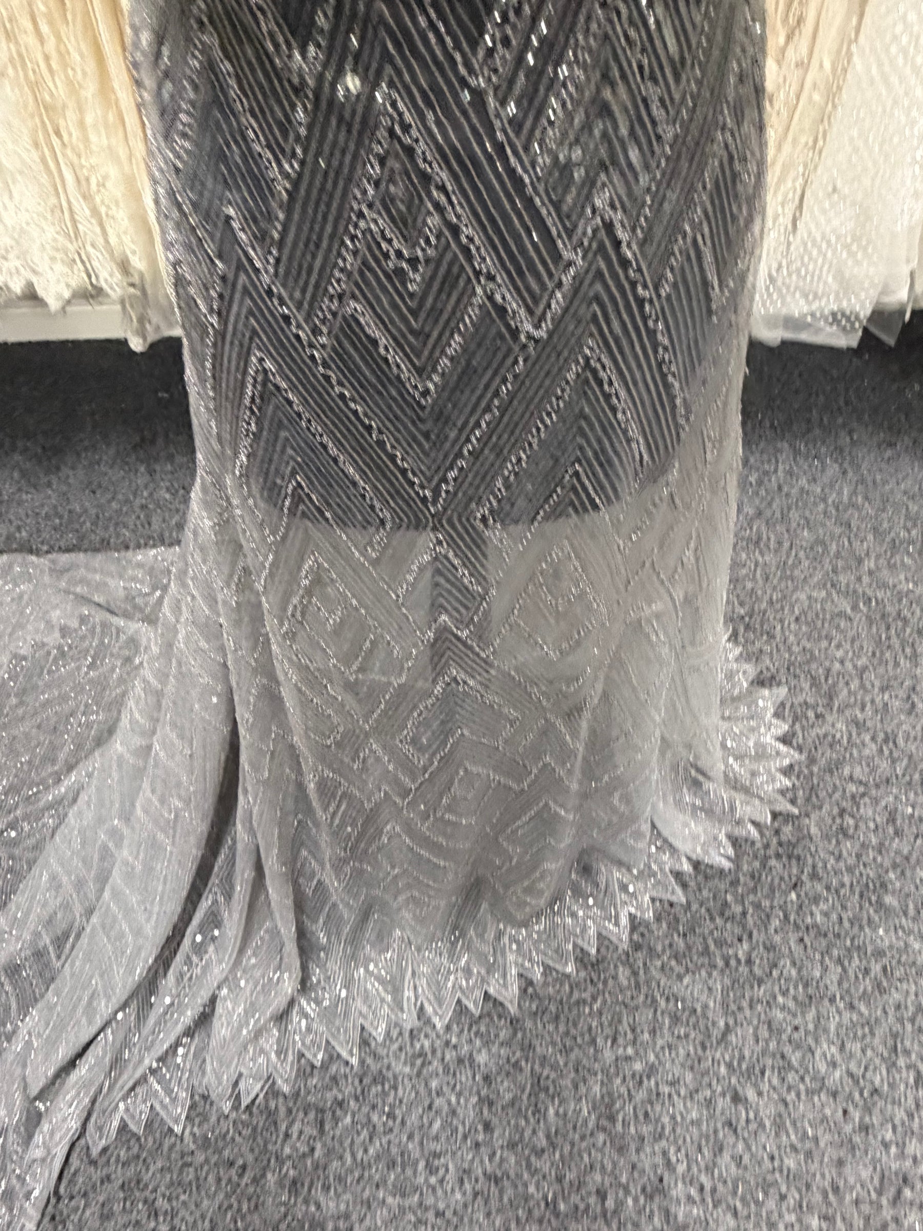 Tulle gris clair brodé de perles - EB1046