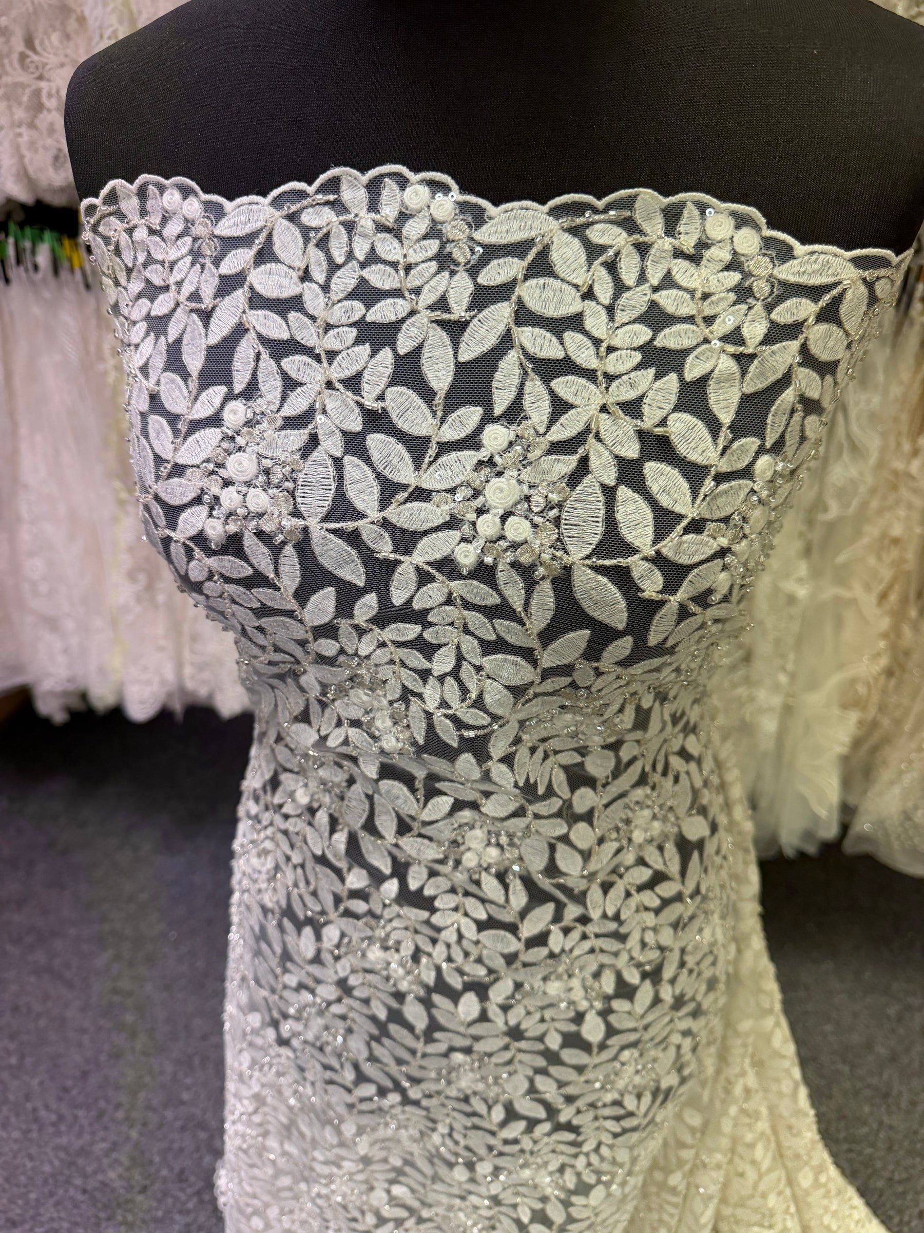 Tulle brodé perlé ivoire - EB1052