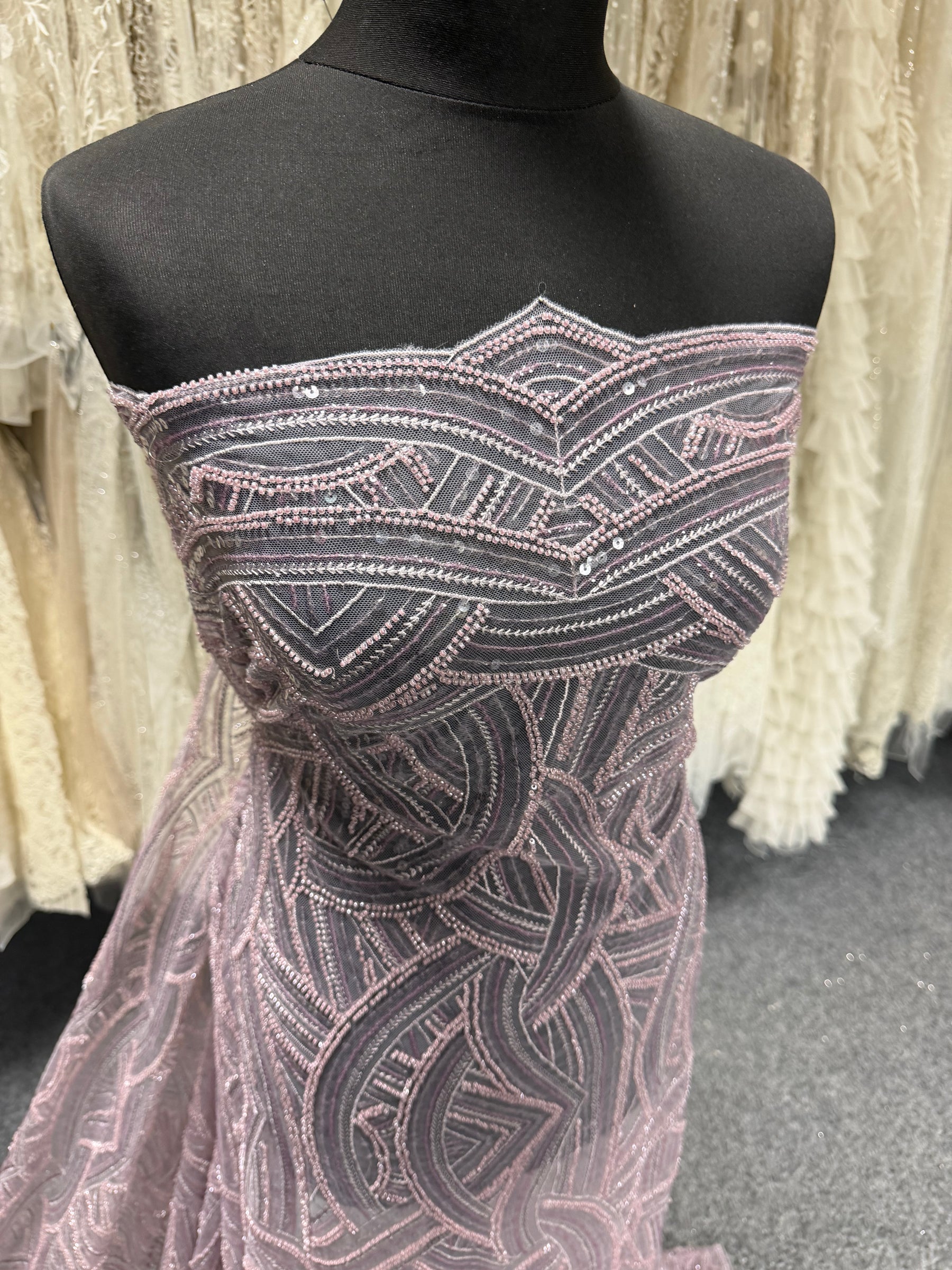 Tulle brodé de perles lavande - EB1056