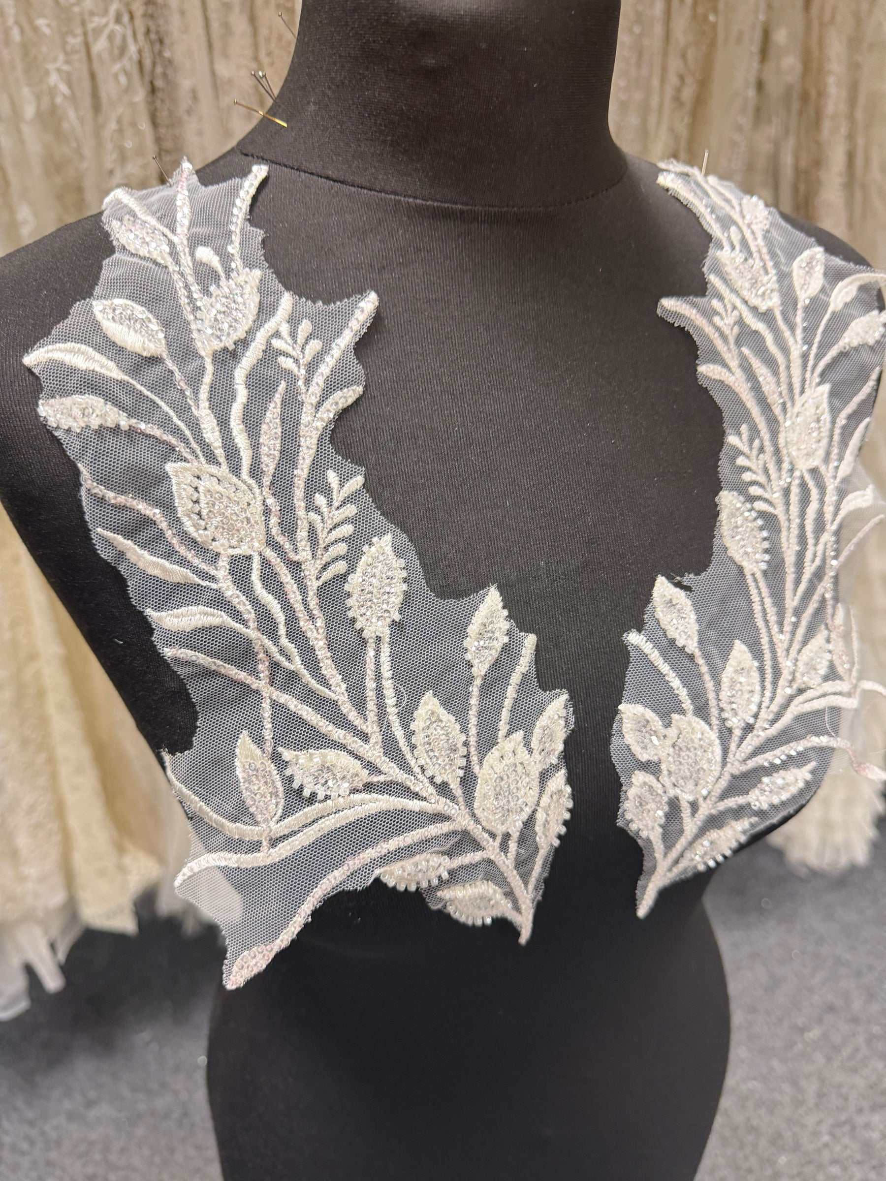 Ivory Beaded Motif - MT4006