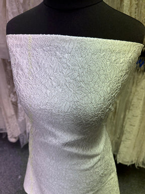 Jacquard italien relief ivoire pâle - P664