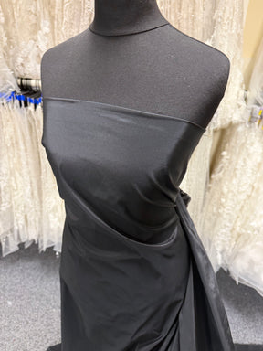 Taffetas de polyester noir - P599