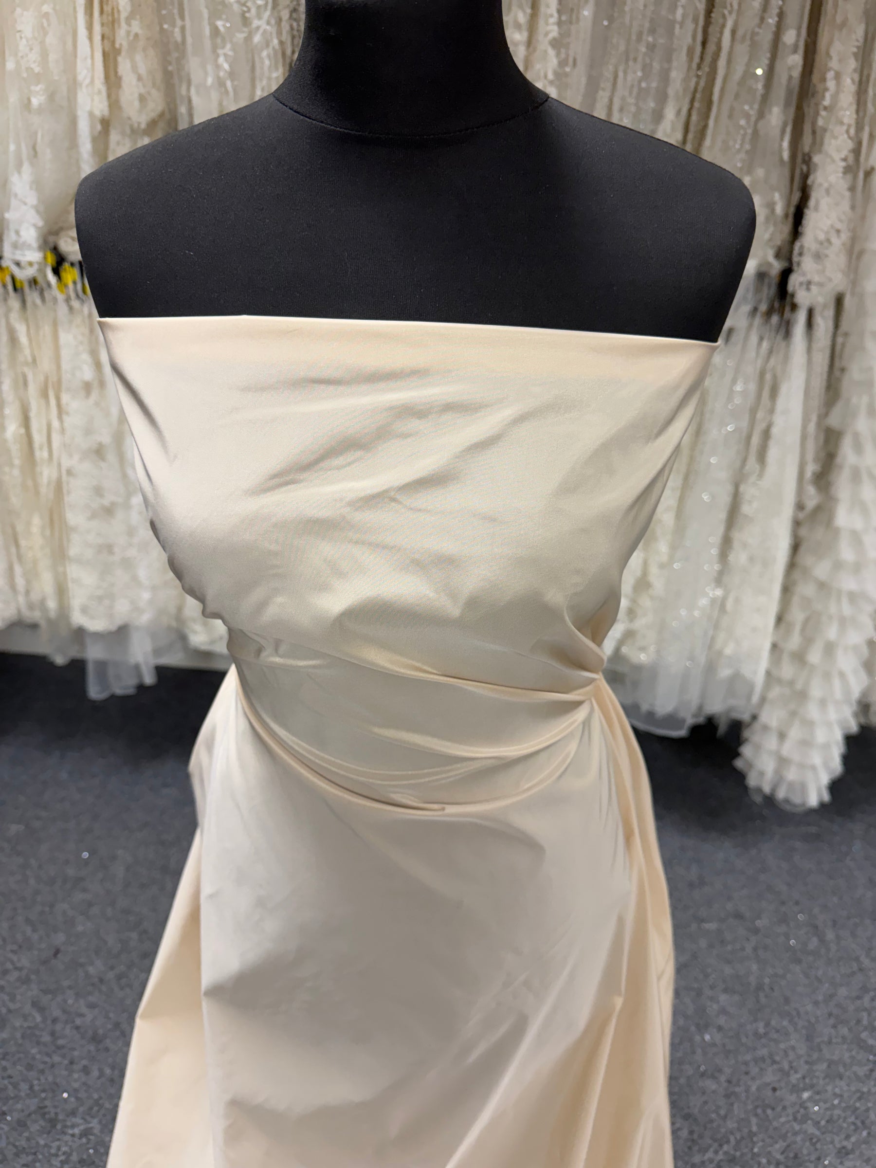 Taffetas de polyester doré - P599