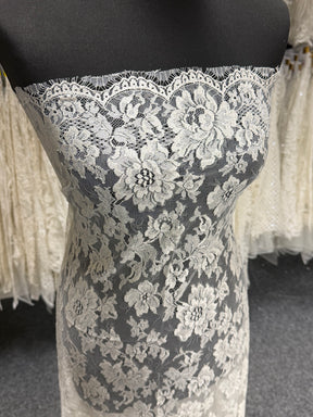 Dentelle Chantilly ivoire - LA2010