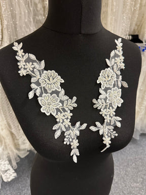 Appliques en dentelle perlée ivoire - T69