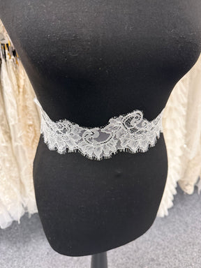 Ivory Raschel Lace Trim - Nebbi