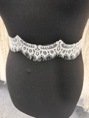 Bordure en dentelle ivoire - T574