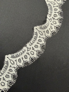 Bordure en dentelle ivoire - T574