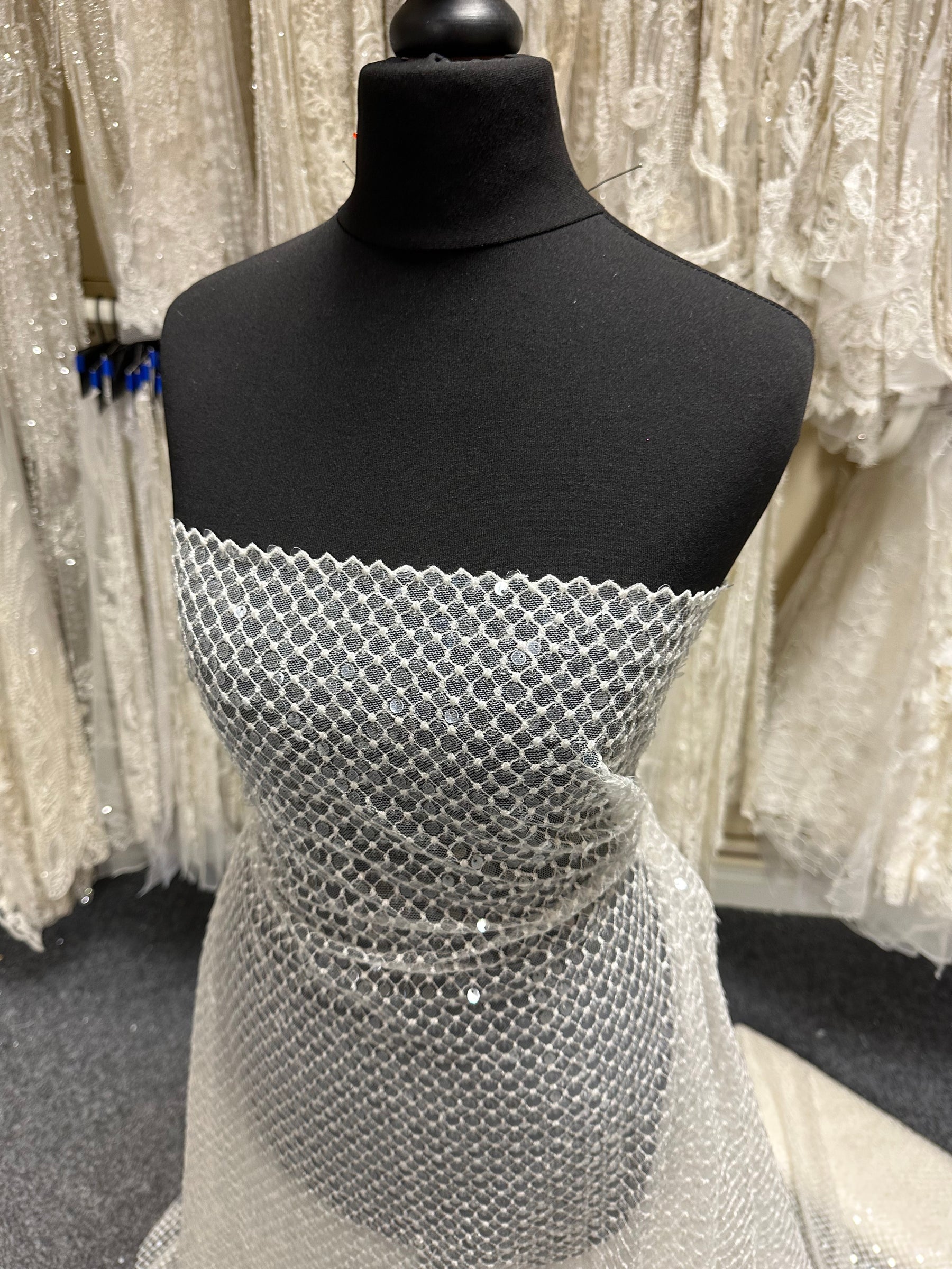 Dentelle à sequins ivoire - EB3032