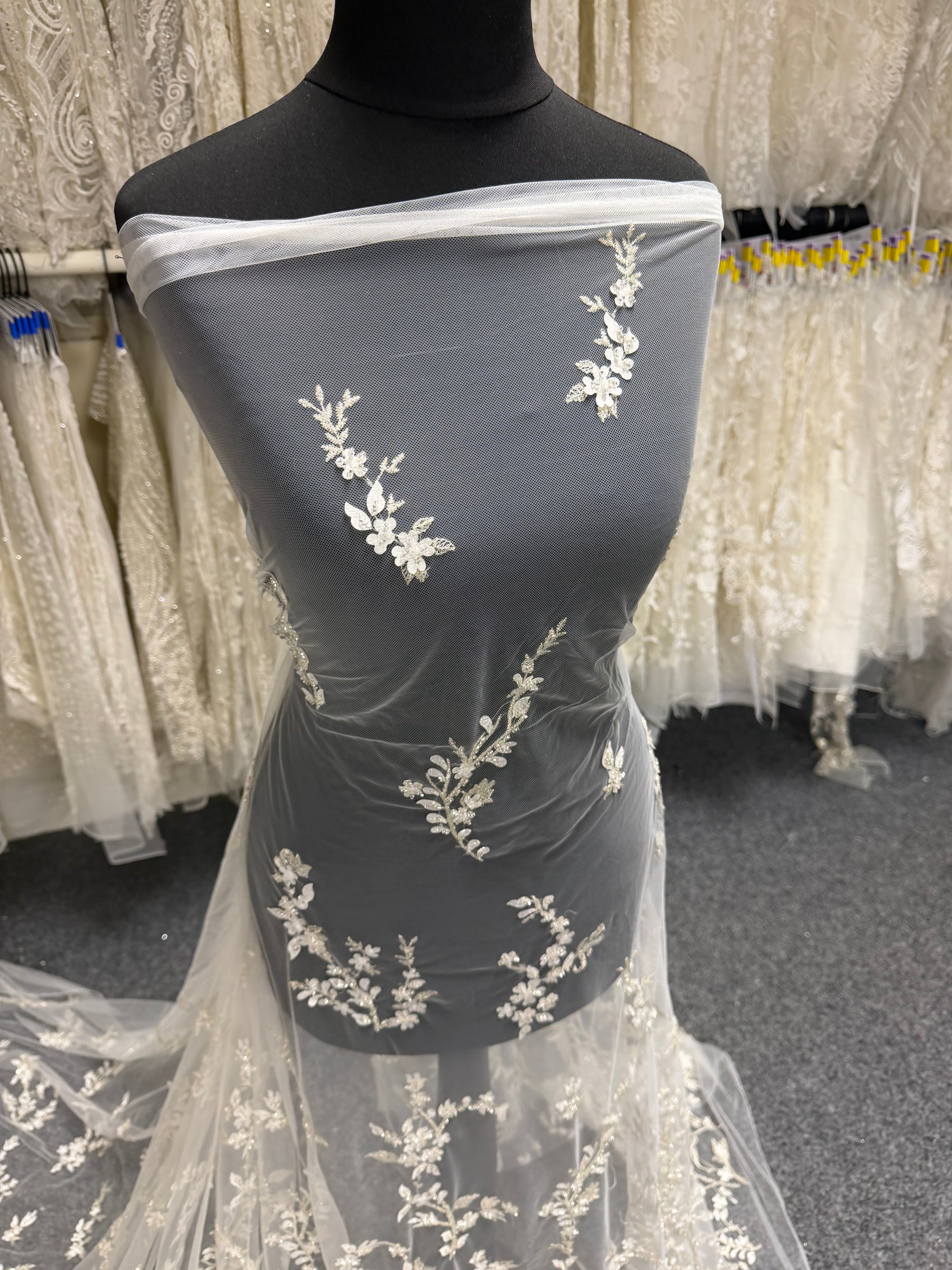 Tulle brodé de perles champagne/argent - EB1073