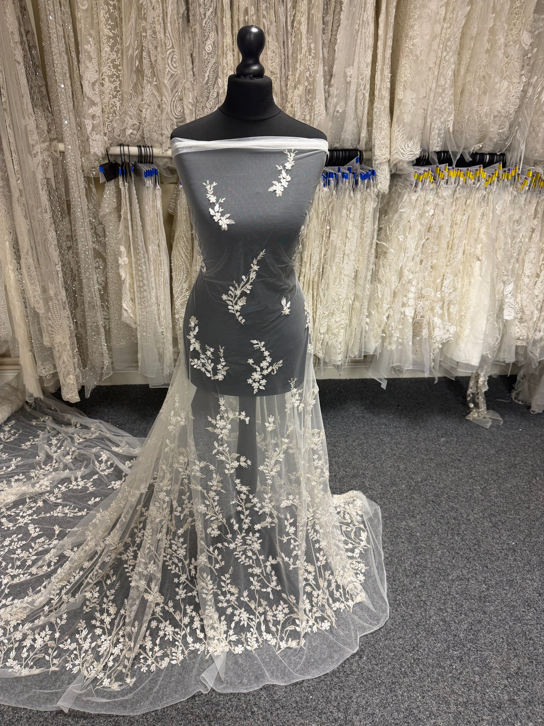 Tulle brodé de perles champagne/argent - EB1073