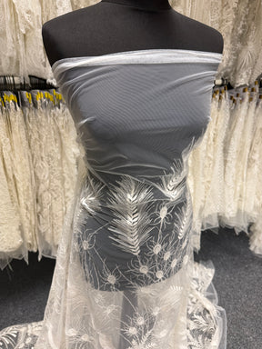 Dentelle brodée de sequins ivoire - EB3025