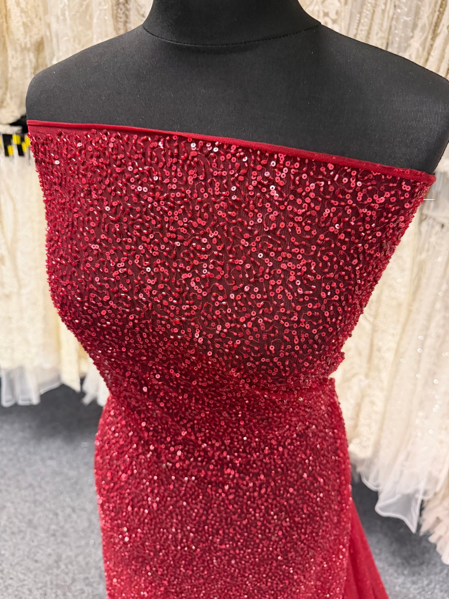 Tulle brodé de perles couleur vin - EB1012