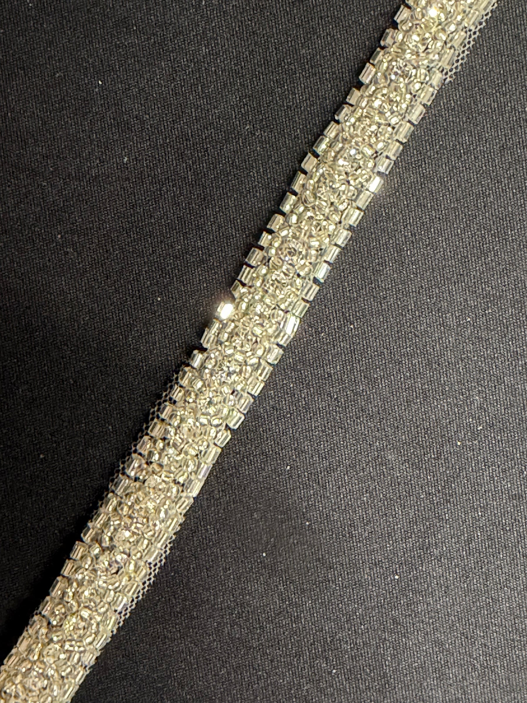 Bordure perlée cristal/cristal argenté - T725