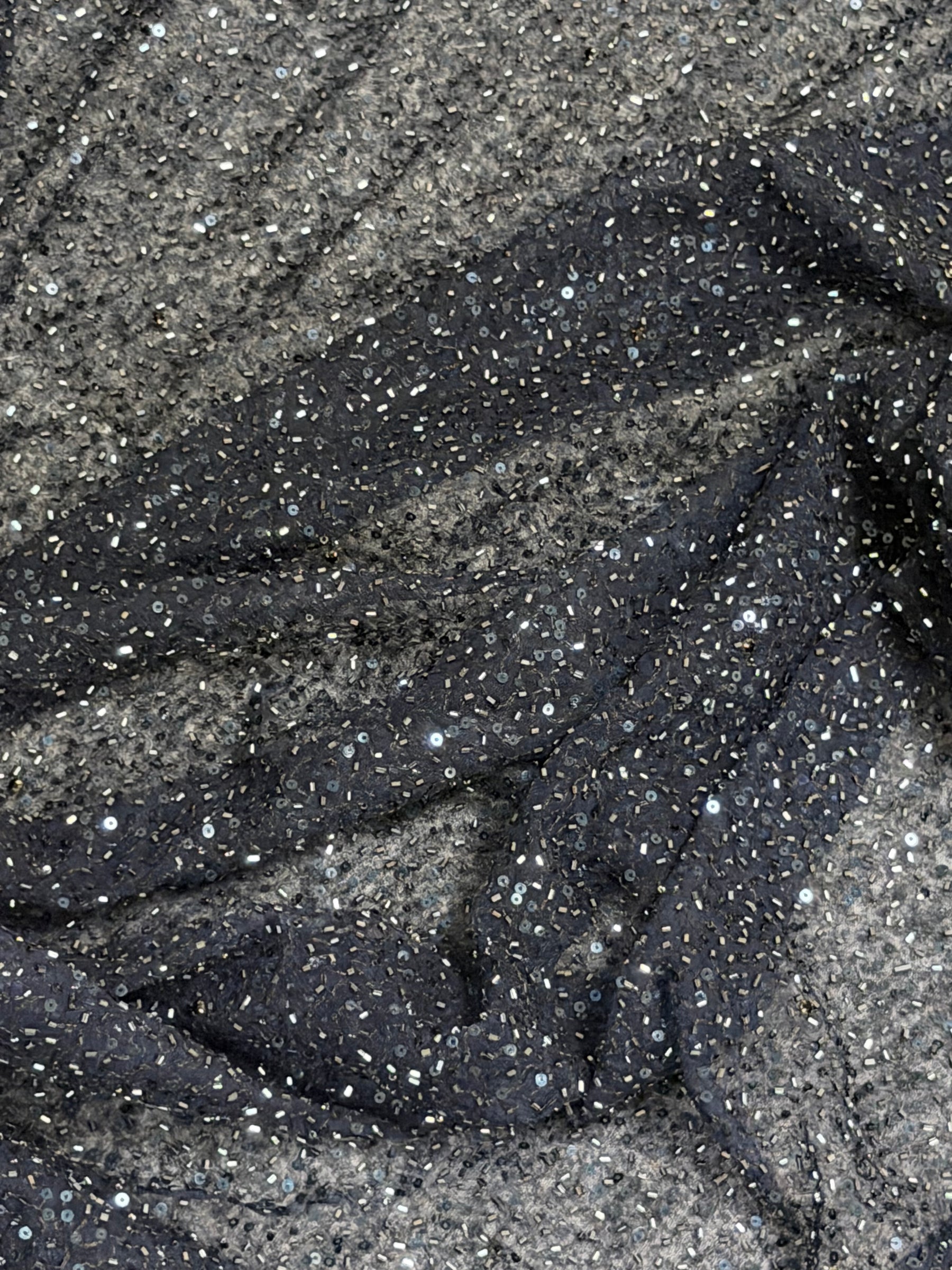 Tulle brodé de perles bleu marine - EB1012