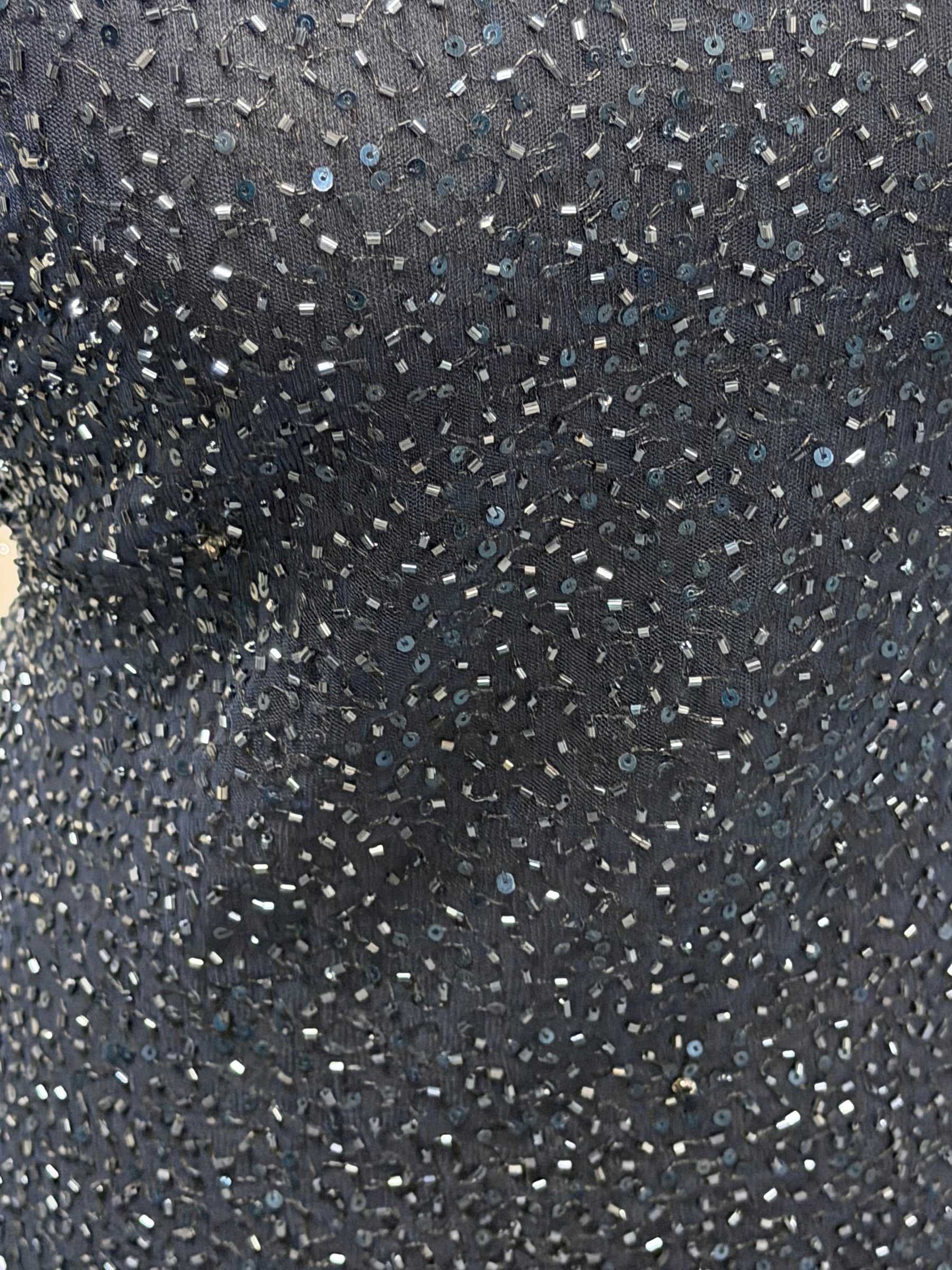 Tulle brodé de perles bleu marine - EB1012