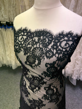 Dentelle cordée noire - P655