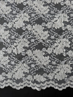 Dentelle de mariage ivoire pâle à cordon - P379