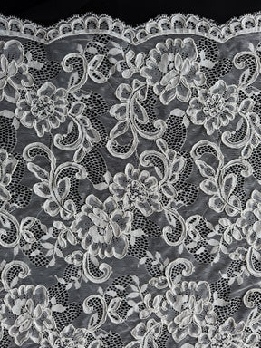 Dentelle cordée ivoire - P210