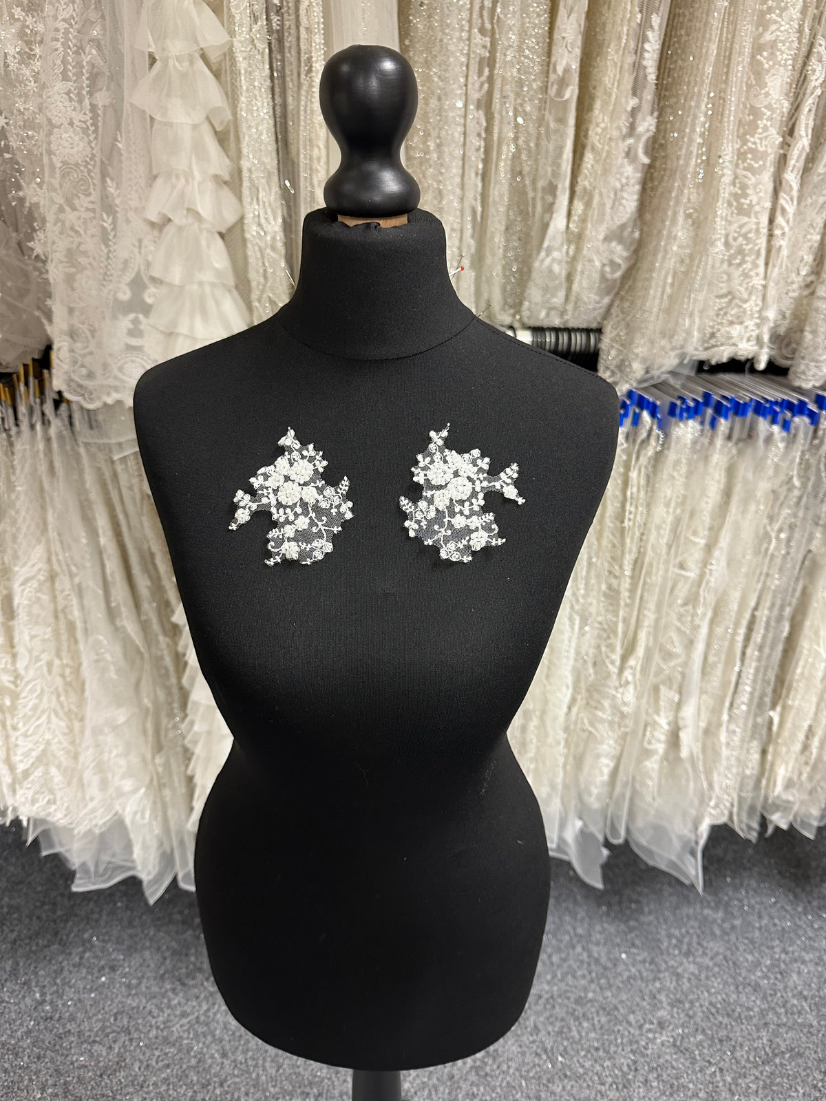 Appliques de dentelle florale ivoire - T24